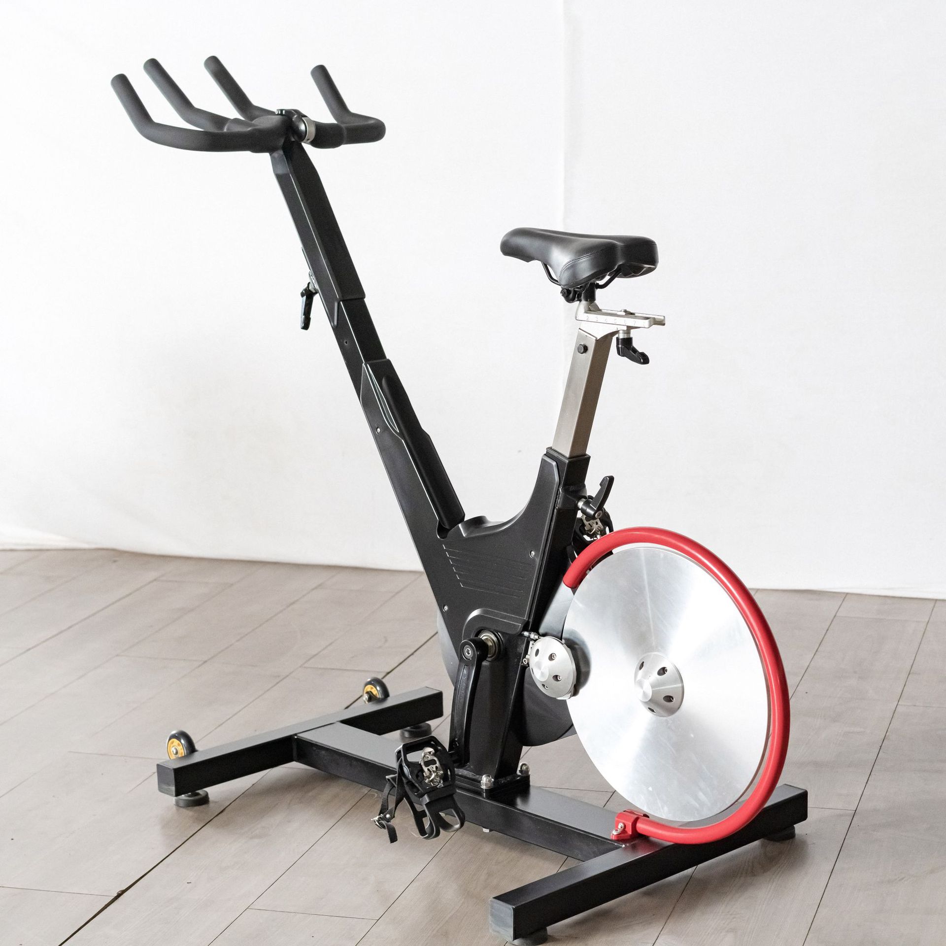 Rower treningowy do ćwiczeń w  – Exercise Bike Magnetic Resistance recenzja i cena